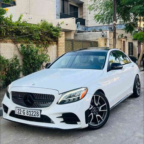 السلام عليكم 
للبيع Mercedes C300 2021 
سلايد 
شاشة كبيره 
عدادات دجتل (٣ اشكال متغير) 
ماوس
كشنات كهرباء
تدفئة كشنات
جنطه كهرباء
رادار امامي 
رادار خلفي
نقطه عمياء 
بصمه ابواب 
بصمة تشغيل
ماشيه 47 الف
داخل جلد ( بيج ) اصل
لايتات زينون ٨ عدسات 
عليها كت 63 كامل 
وبعد بيها هواي مواصفات معروفة 
مكينه وكير مكفولات من الفتح والتبديل
السياره وارد امريكي (حادثها اطخطخ بنيد وجاملغ وهلالات الجاملغ الخلفي) بدون دواخل ايرباك ستيرن وبرده طاك 
مكانها المنصور 
***********
