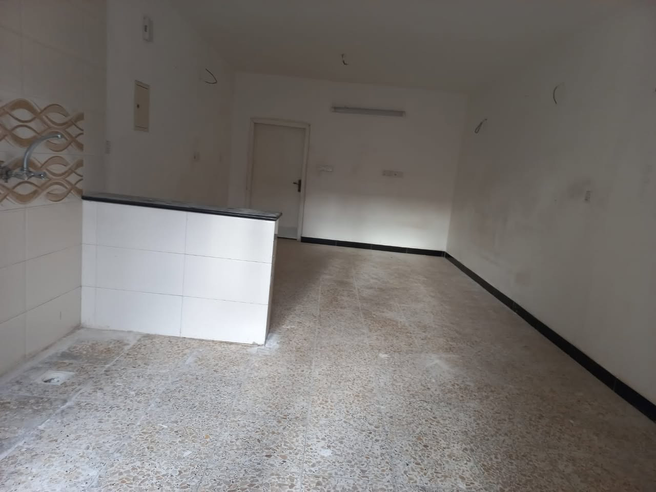 مشتمل ايجار في حي الجامعة قرب اسواق بغداد 

مكون من كراج , صاله , صحيات , غرفه نوم , و منور مع السخان


لاستفسار ***********
