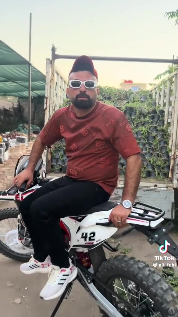 انتضر والوحش ابو غزل بعرض اخو البلوشي  قريبا إنشاء الله 
العنوان ديالى بعقوبة طريق الهويدر قرب مشروع ماء بعقوبة المركزي


**إذا كنت صاحب هذا الإعلان وتريد حذفه لأي سبب، رجاءا أرسل رسالة إلى الدعم الفني**