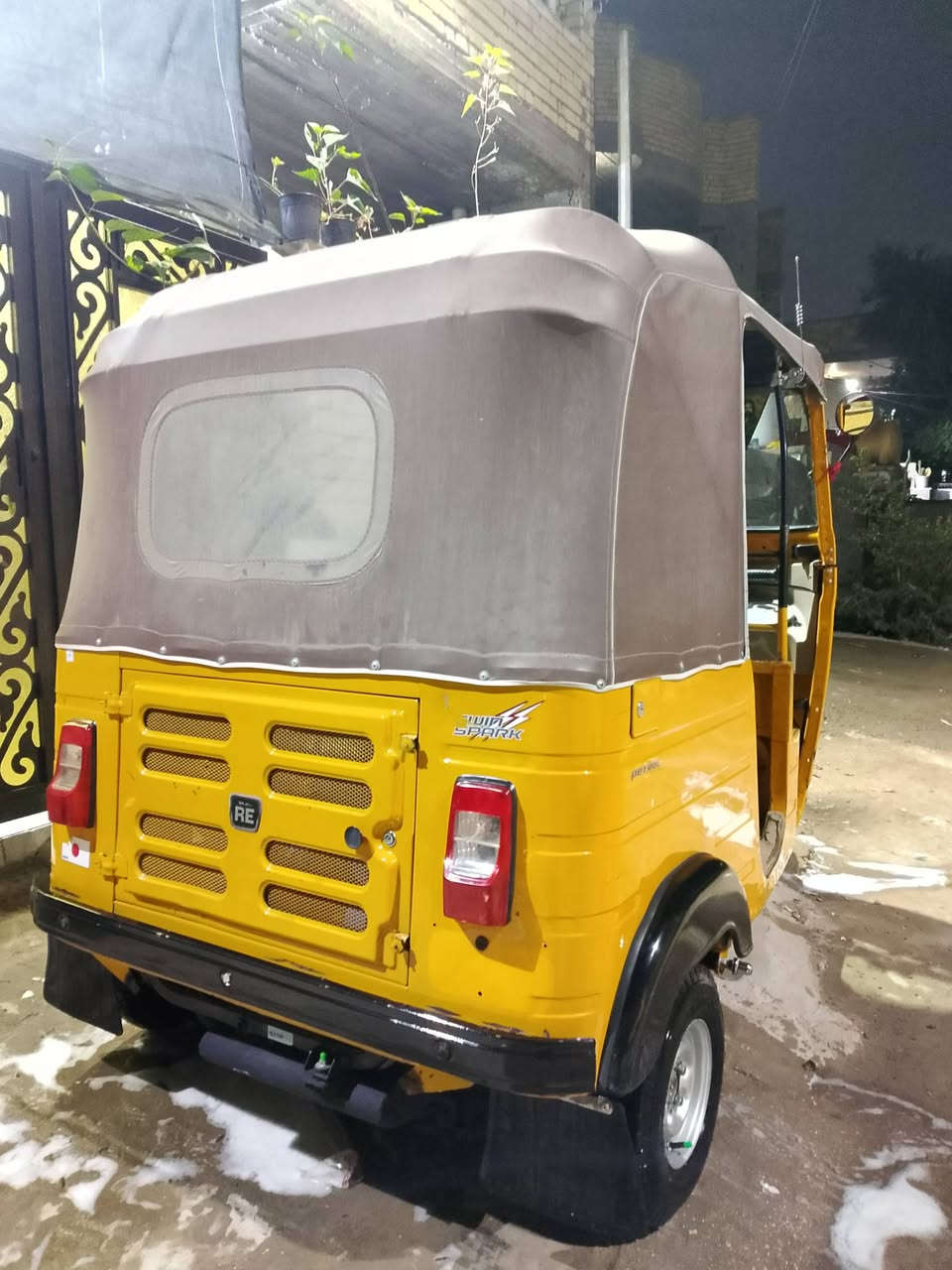 سلام عليكم
لبيع مديل 20 
تكتك نضيفه تخم تاير جديد مكينه خير من الله دوس بلاديه بيها بارد بل ركن مال الصفحه مال الايمن كهربائيات كلها شغاله الباقي مكفول رقم وسنويه بسمي ثاني يوم تحويل مكاني الزعفرانيه رقم الهاتف *********** خابر وتدللون
