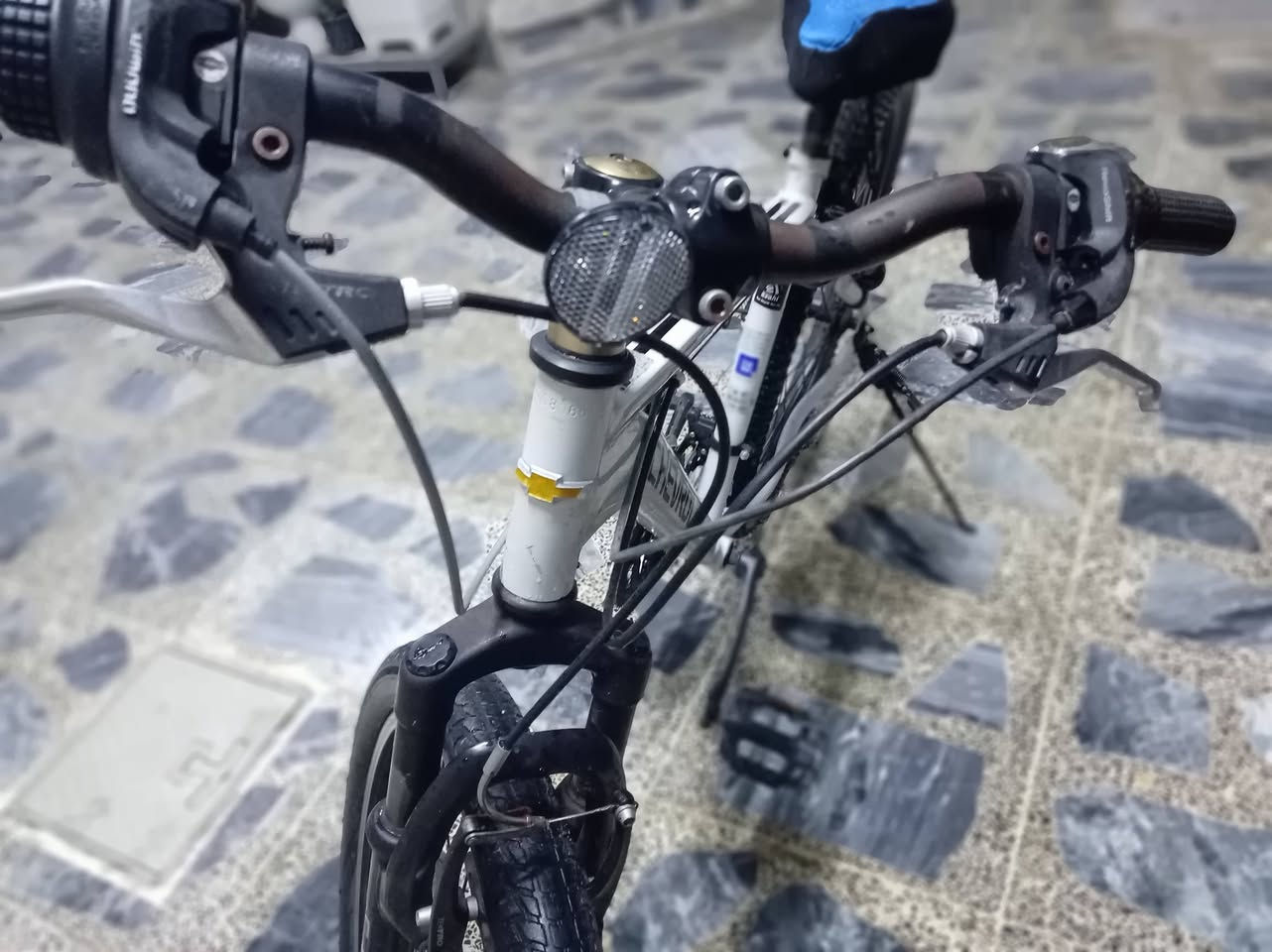سلام عليكم. بايسكل 🚲 ماركة شوفرليت حجم 26 كير امامي 3 نمر والخلفي 6. دبلات شغالة بريكات شغالة السعر 160 وبي مجال بسيط مكاني موصل حي الملايين الاولى


**إذا كنت صاحب هذا الإعلان وتريد حذفه لأي سبب، رجاءا أرسل رسالة إلى الدعم الفني**