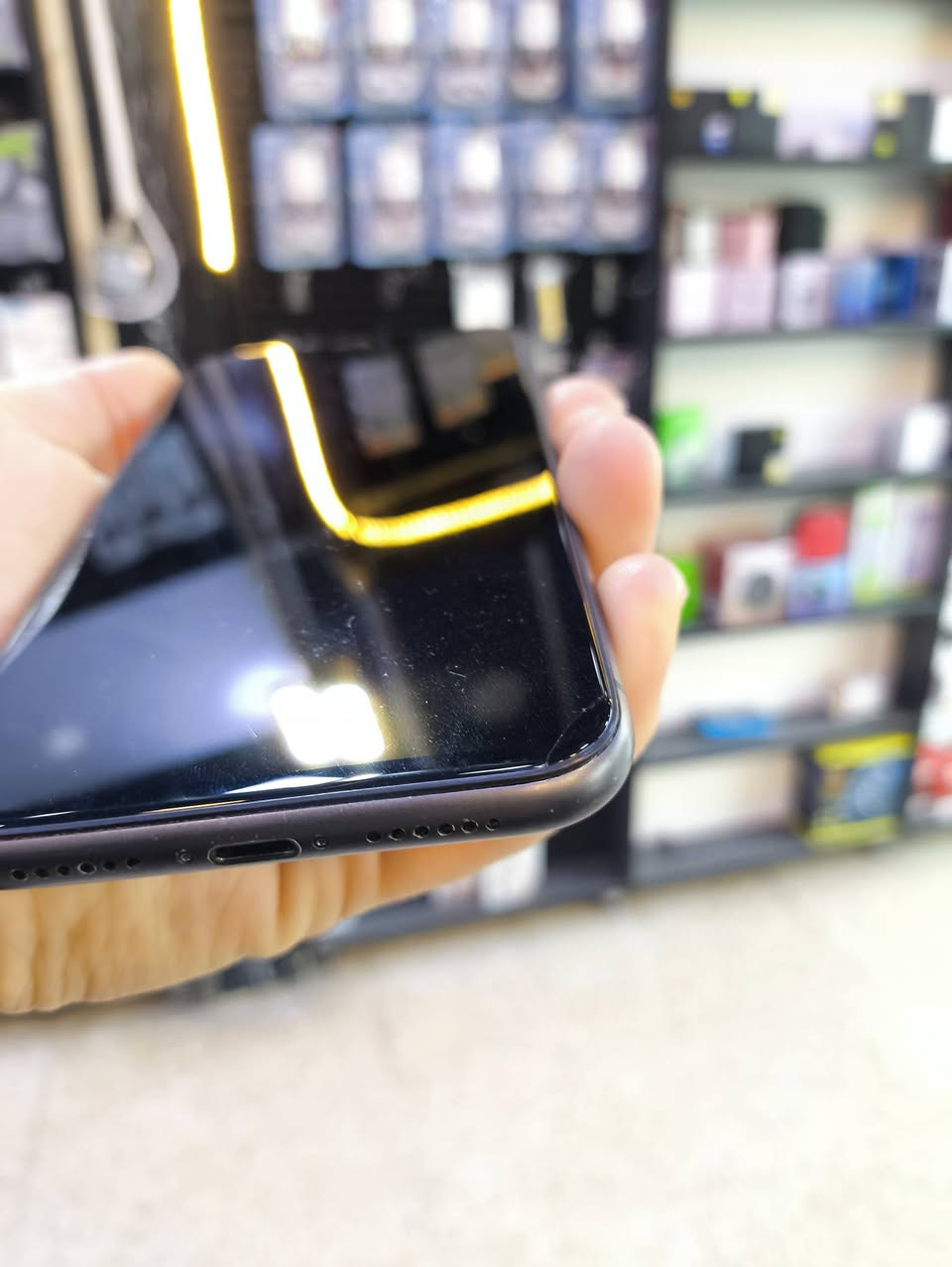 📱 ايفون 11 عادي للبيع
🔹 الذاكرة: 64GB
🔹 البطارية: 96% (أصلي غير مستبدل)
✅ الجهاز شغال بالكامل بدون أي مشاكل
✅ تك سيم شغال طبيعي
✅ الكاميرات شغالة وتصويرها حيل حلو 📸
✅ الصوت والهزازات شغالات بدون مشاكل 🔊
✅ فيس آيدي شغال طبيعي 👤
🔹 الشاشة: أصلي (ثلاث خيارات) مستبدلة تحويل من جهاز إلى جهاز شرط أصلي
📌 ملاحظة:
الكلاس مفطور فطر خفيف جداً موضح بالصور وما مأثر على الاستخدام.
💰 السعر: 175 ألف قفلة
📍 الموقع: موصل – الأيسر
📞 التواصل: خاص أو اتصال مباشر
***********
