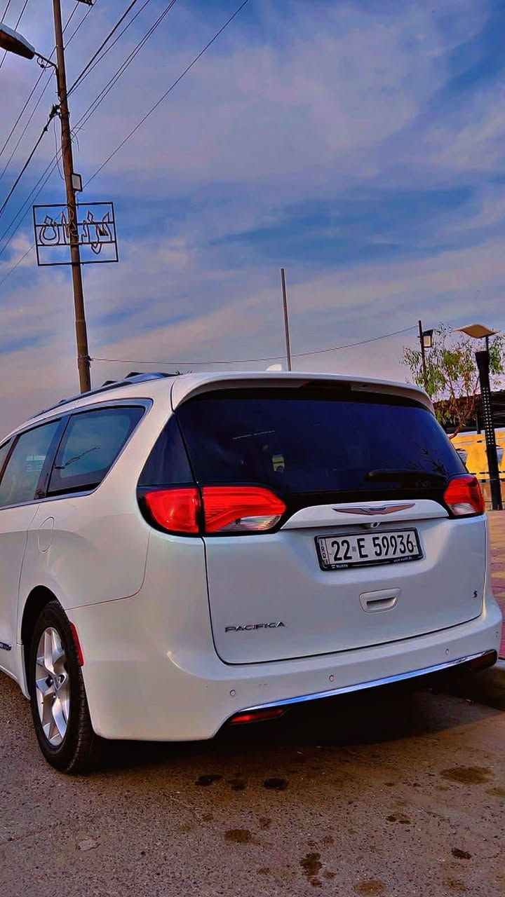 كرايسلر باسفيكا 2018 🔥.
فولل مواصفات ✅.
السيارة كلين تايتل 👍🏻.
بدون غرق .. فقط تبديل الجنطه اثر طخه بسيطه .. داخله كلين .. وصارت الطخه بالعراق 💔.
وارد كندي 🇨🇦.
ماشيه 69,000 الف مايل .. ( 110 الف كيلو متر ) 🔥.
{{ 3 }} شاشات 🎮 .. (( مع السماعات  و الريموت )).
بانوراما 🖤.
 📍عنوان السيارة || بغداد || حي القاهرة 📍
للاستفسار .. الاتصال على الرقم 👇🏻.
📱***********📱
