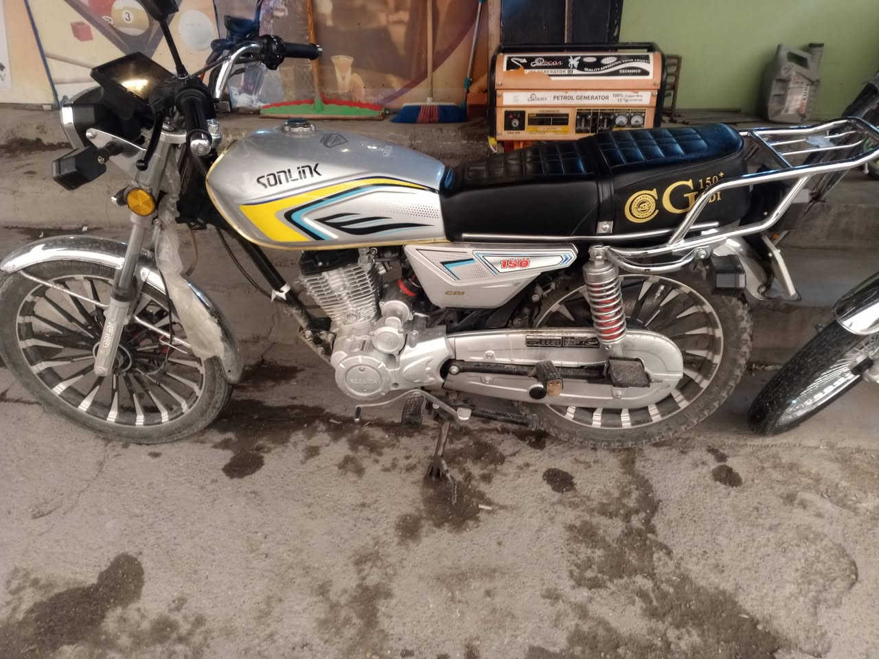 دراجه سونيك الاصلي 2025 دراجه صار له اسبوعين مشتغل دراجه بالكرتونه صفر منافيس بلادا كنترولات بلادويه دراجه شقد ما تقول جديده السعر 725 مكاني كركوك حي الاسره مفقودين ***********
