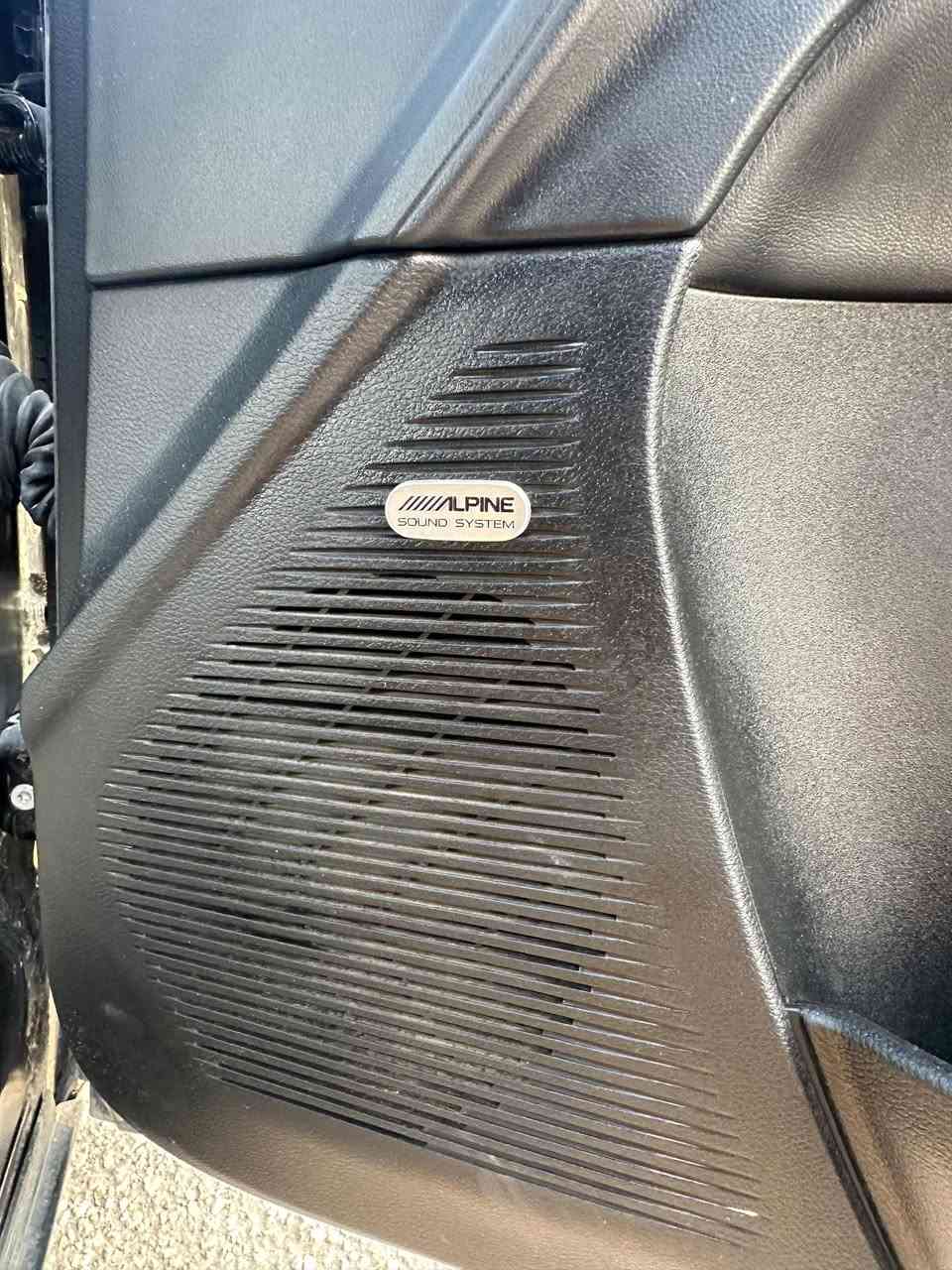 السلام عليكم 

چالنچر SRT شيگر 6400 (( 2023 Last call ))🔥❤️
من القطع المميزه بشركة Dodge والطابع الرياضي🔥🔥
(( 16 ميل ماشية )))
المواصفات ،،
دبلات SRT 
شوته رياضي 
دخول ذكي 
 تشغيل عن بعد
 بصمه 
 كشنات خزت ميموري 3 وضعيات 
لايتات شيكر 
كشنات حضن 
 كشنات جلد +كنتاره 
 كشن كهربائي 
 ستيرن كهربائي 
 ستيرن تدفئه تبريد 
 كشنات تدفئه + تبريد 
 شاشة حجم كبير 
اكسل قفل 
 فجوج 6 بستم SRT 
 ويال SRT 
نقط عمياء + هيتر مرايات 
الداخل كاربون فايبر 
ختومات Shaker  
مثبت سرعه / شفتات / حاكية / كامره دواره / حساسات / عداد السرعه ابيض مختم شيكر وبعد بيها مواصفات خير من الله السياره حلوه وعليها نصبه وكشخه  وبعدها دخول جديد وشبه زيرو تخبل كير مكينه بحالة الوكالة حادثها جاملغ الخلفي والجاملغ الامامي برغي مامبدل بسياره  بدون تبديل بدن كص وصلتني سياره بيه كلير عام يعني من  امريكا بسبب طخات بسيطه عندي صور طخات وعلى اساسها نرشت كلير بنسبه الهم سالفة الصبغ عاديه مو قصة مكلوبه سياره او ملعوب بيها
للاستفسار غير متواجد ع الفيس 
اتصال او واتساب ***********
