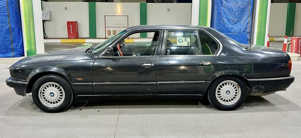 ام 735 رقم بغداد  شرط الوكاله والتحويل السياره  فول اوتماتيك محرك كير صدر تبريد تايرات كله بشرط السياره لا ضربه ولا طخه كلها ع الابلاد للبيع او المراوسه حسب القناعه
السعر 38وبيها مجال بسيط للشراي
العنوان كركوك
رقم الهاتف ***********
