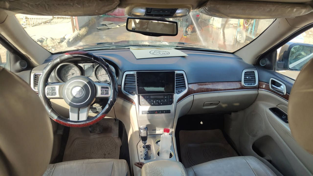 سلام عليكم اخوان اقرا منشور زين جيب شيروكي موديل 11محدثه 21اصولي وليس ادوات مكفوله من الكص والسرقه والطلب وعشاير وراعيها موجود بس ميقبل يحول عندي مستمسكاته ورقمه ابيعلك بدون تحويل بيها هزه السياره ماصاقطه الهزه سنويه عضم ب22ساقطه فول سياره بيها ترتيب شويه صبغ جارد مكينه هيمي مكينه وكير وحداديه وغرفه خير من الله حداديه هسه صارلي 3ايام نفضتها كلها الله شاهد لايت عالي ناصي كلها شغاله سياره بس شويه صبغتها جارده وبنيد ودعاميات مال تحديث ماصابغهن بيع مراوس السعر 90بيها مجال بسيط مكاني بغداد ***********واتساب فقط
