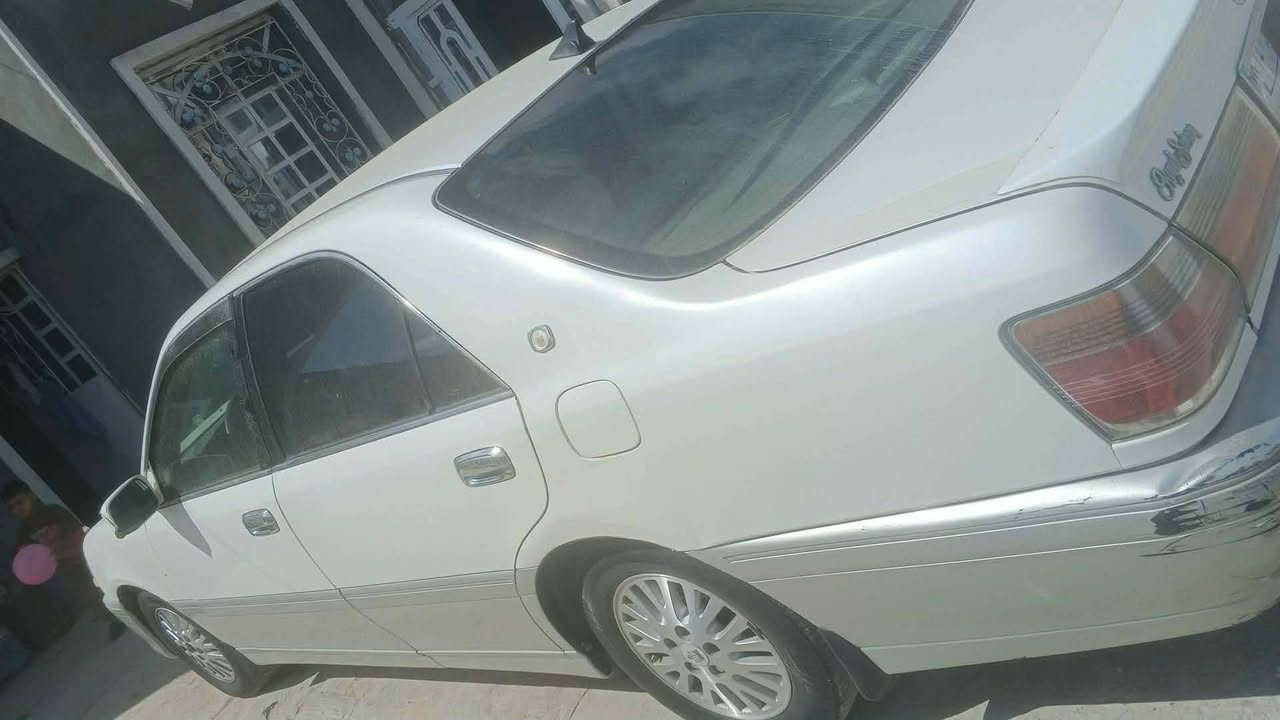 ملكه للبيع 3 دكم كشنات كهرباء كير محرك شرط تبريد تدفئه شغال كلشي شغال بيها جديده سياره كصتها جنطه سياره ادوات حديده 35 ورقه وبيه مجال ***********
