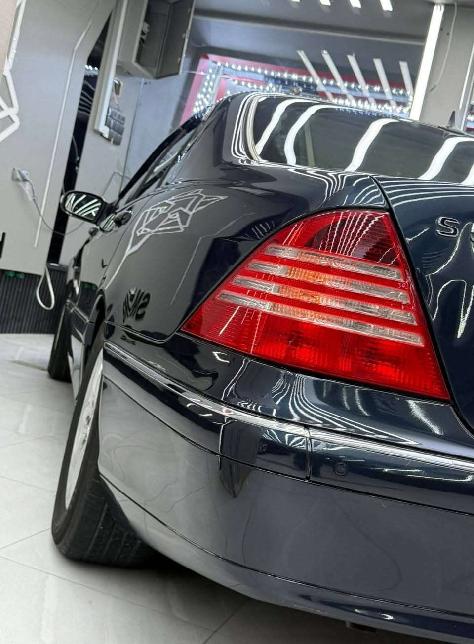 السلام عليكم
رمضان مبارك 

للبيع مرسيدس غواصه S350 محرك 6 سلندر موديل 2003 أصل رقم بغداد دولي باسمي سياره

باب قصير 

فتحه سقف 

كشنات كهربائي 

برده خلفيه 

فول مواصفات سياره جناي يعرف مواصفاتها

 سياره مكفول من كلشي ماعده قطعتين رش فقط جاهزه من كل النواحي وخير من الله سياره 

المكان بغداد 

سعر اتصل وتدلل

رقم الهاتف ***********
