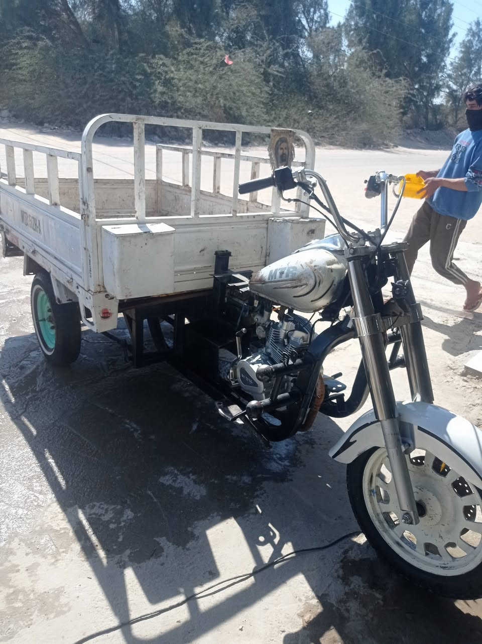 البيع رقم وسنوية سود بدون راعي الشراء يتصل على الرقم *********** 2009مكاني كوفه براكيه السعر 1250
