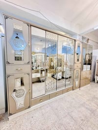 غرفة نوم • مستعمل • تفاصيل خاصة