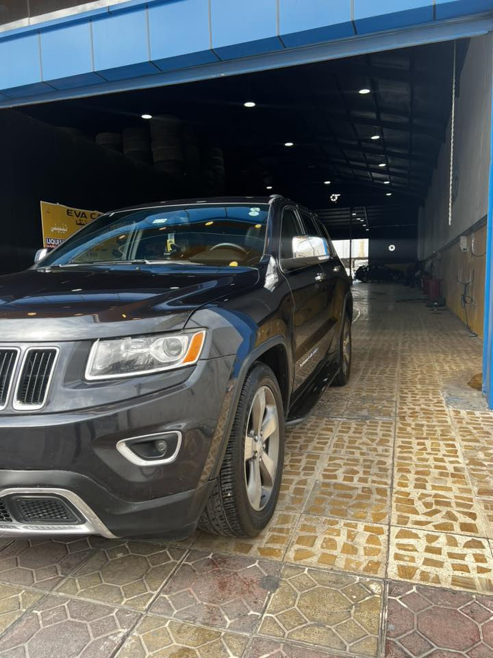 جيب 2015 خليجي شيروكي
تشغيل عن بعد 
كشنات كهربائيه 
رادارات 
حداديه جديده 
المحرك والكير كفاله  
 
السعر 225

بابل  

غير متواجد ع الفيس
***********
