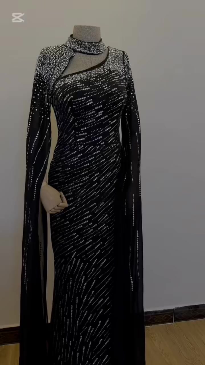 السلام عليكم فستان ملبوس فقط ساعتين قياس ٤٠ 
سعره ٧٥ ينلبس بطريقتين  وموضح بالفيديو   والتوصيل عليه  الي تريده تدخلي


**إذا كنت صاحب هذا الإعلان وتريد حذفه لأي سبب، رجاءا أرسل رسالة إلى الدعم الفني**