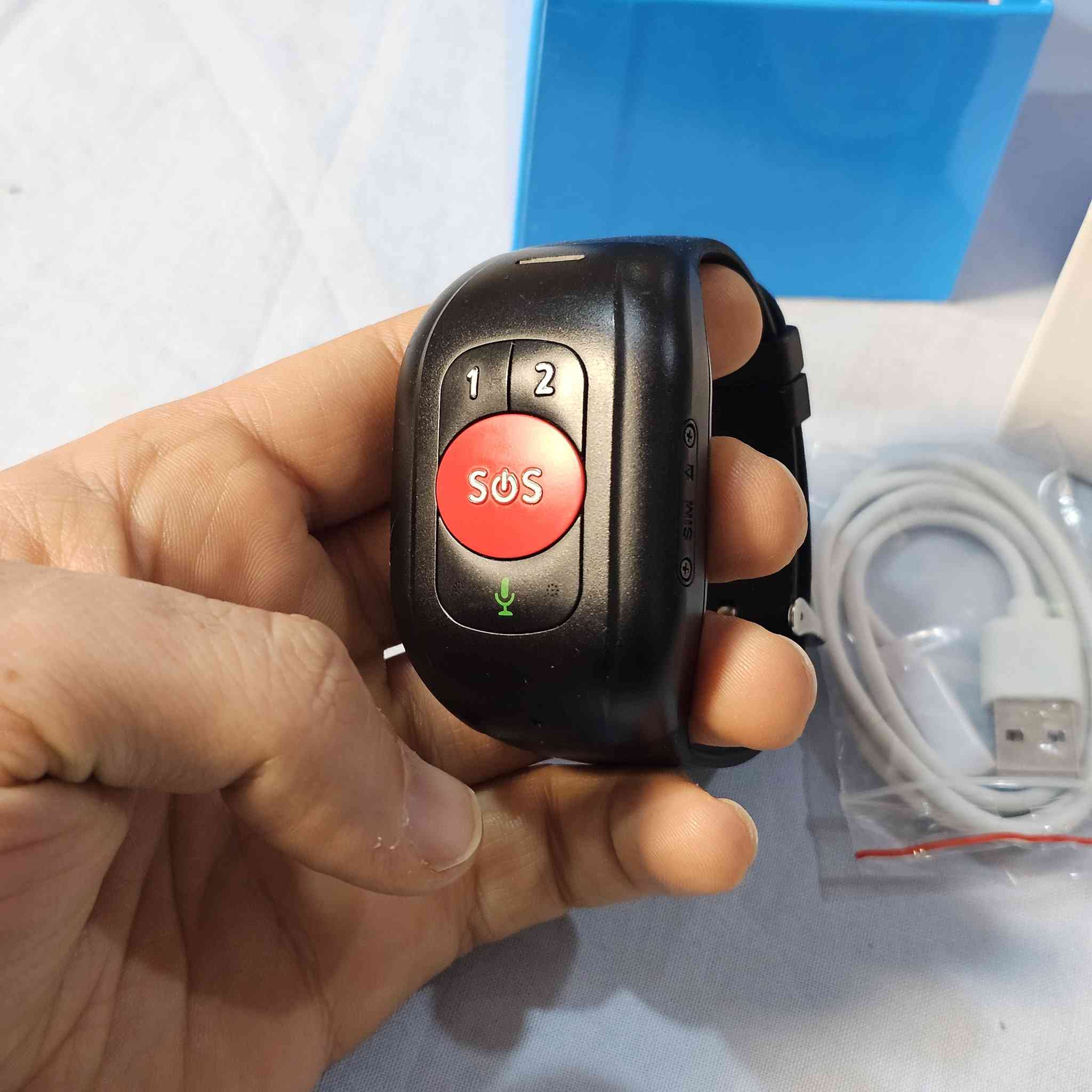 قطعة مميزة جدا وقليلة الظهور .. 
سوار لكبار العمر .. هو موبايل وهو جي بي اس ..
استقبال واجراء الاتصال .. تحديد موقع فعلي ومشاهدة موقع السوار عن طريق البرنامج .. خدمة الجي بي اس مفعلة للشهر السادس لسنة ٢٠٣٤ .. ارسال رسائل صوتية .. شحن .. زر sos .. مراقبة ضغط الدم ودقات القلب والاوكسجين .. تنبيه عند نزع السوار .. وغيرها من المميزات الكثيرة .. السوار مجرب على شبكة اسياسيل ويعمل ١٠٠% بدون اية مشاكل .. فقط يتطلب شريحة اسياسيل فيها رصيد او انترنت .. 
السعر ٣٠,٠٠٠ دينار فقط مع التوصيل..


**إذا كنت صاحب هذا الإعلان وتريد حذفه لأي سبب، رجاءا أرسل رسالة إلى الدعم الفني**