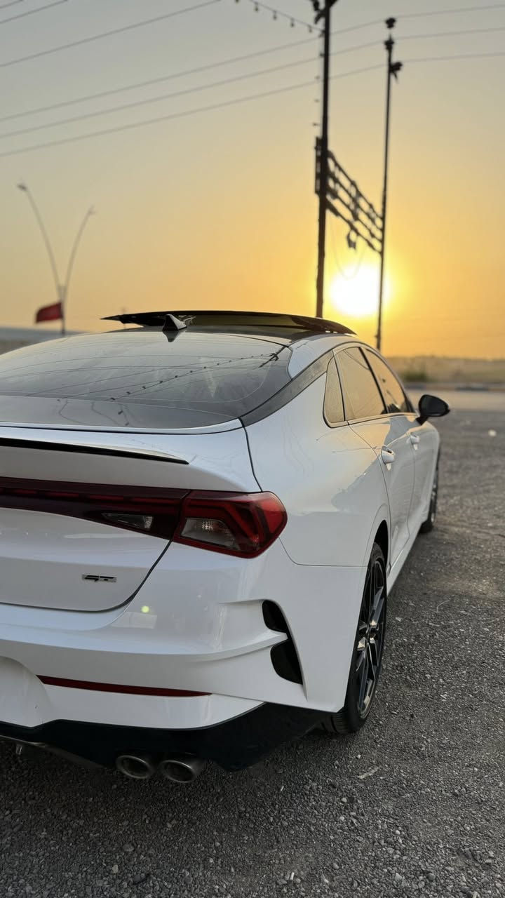للبيع
Kia K5 GT-موديل2023

وارد أمريكي 🇺🇸

لون أبيض لؤلؤي

مواصفات GT-Line الرياضية

السيارة كلين تايتل 

المواصفات:

• محرك2500⚔️- Turb
• نظام GT-Line الرياضي
• شاشة لمس كبيرة + Apple CarPlay / Android Auto

• كاميرا خلفية
• رادار + نظام الحفاظ على المسار
• Blind Spot (نقطة عمياء)
• تشغيل بصمة + زر تشغيل
• مقاعد جلد
• جناحات رياضية + جنوط أصلية GT-Line
• تحكم ستيرنغ + مثبت سرعة
• السيارة نظيفة وجاهزة للفحص

سعر اتصل وبلخدمة🫵☎️
للتواصل :***********
