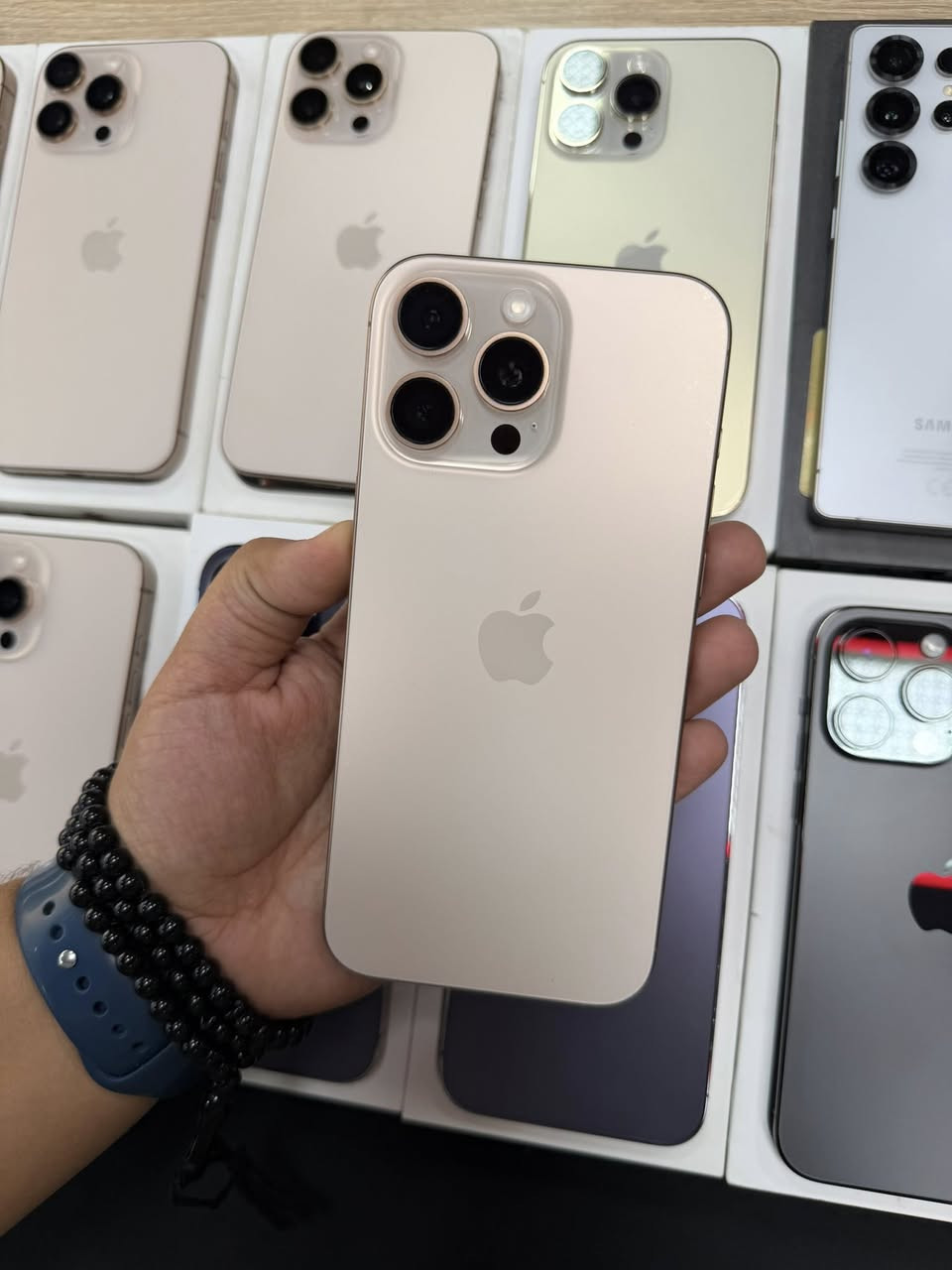 شركة ابو سيف للموبايل ☑️
📞***********

ايفون 17 برو ماكس شريحة الكترونية 
الذاكره 256 البطاريه 100 عدد الدورات 29 نضافه %100

ايفون 16 برو ماكس الذاكره 256
البطاريه 100 عدد الدورات 100
نضافه 100‎%‎ 

العنوان الناصرية حي الشهداء الشارع الرئيسي مقابيل مدرسه الاريج شركة ابو سيف للموبايل
