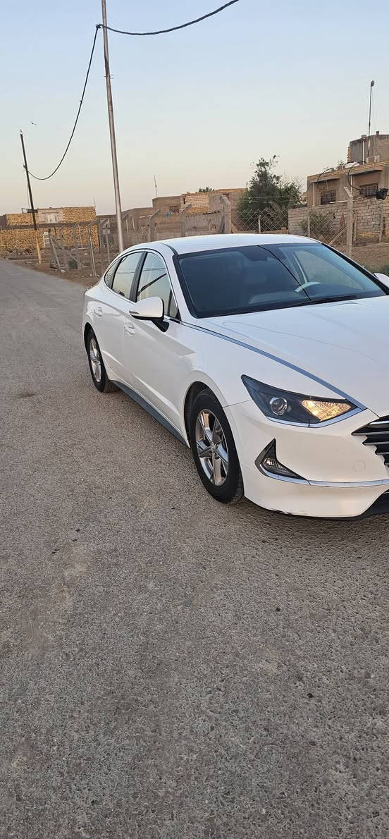 السلام عليكم
سياره سوناتا موديل ٢٠٢٢ وارد كوري غاز بلادي 
رقم قادسيه معوقين 
السياره بصمه وتشغيل عن بعد 
قياده ذاتيه تحديد مسار 
كشن تدفئه توقف ذاتي مري شفط 
اشاره بالمري
 القماره بدون ثقوب 
بيه ٤ قطع صبغ بدون حادث بس رش مال كوريه 
***********
***********
مكان السياره الديوانيه 
السعر ١٥٣ وبيه مجال
