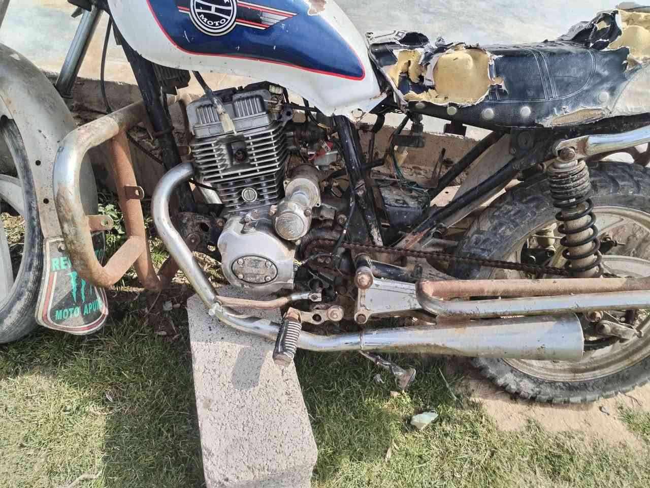 سلام عليكم دراجه جني ٢٠١٠ شخاله بس اذرب هندر وطلع مال روح وجيه رايدها ١٥٠ بيه مجال *********** ديالى كنعان
