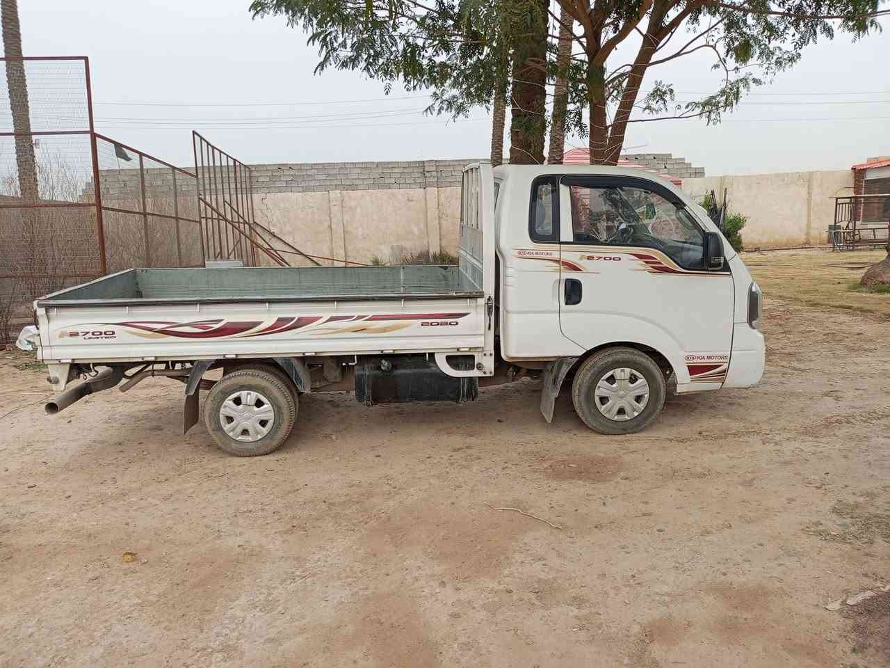 كيا موديل 20 للبيع سنويه ورقام وهزه صار 20 يوم سياره خير من الله متصرف الف عليها ***********
