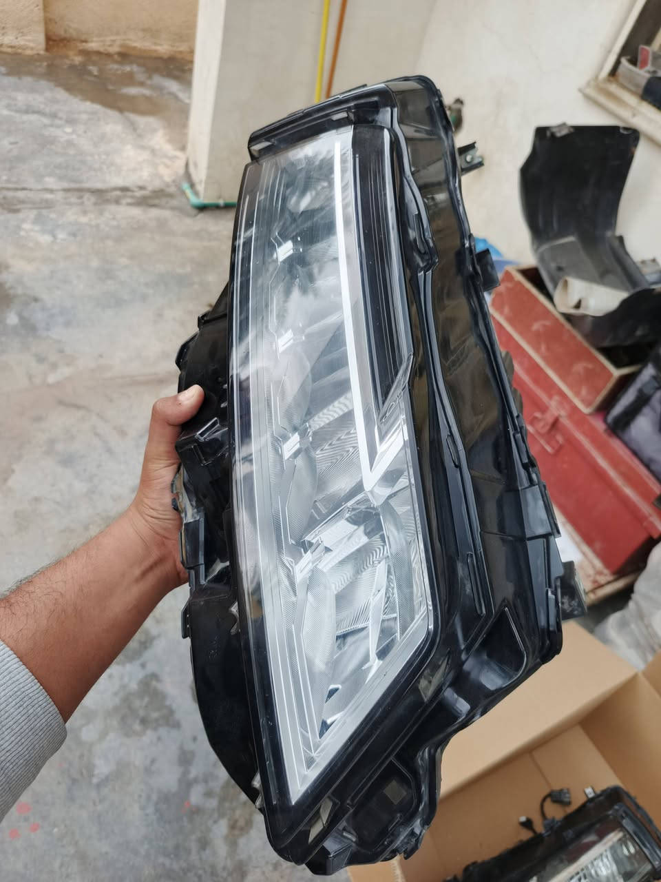 بكلايتات أمامي للبيع مال نيسان روج 2023 ويرهم كل المديلات تفصيخ جديدات سعر 200 وبيهن مجال مكان بغداد شعله ***********
