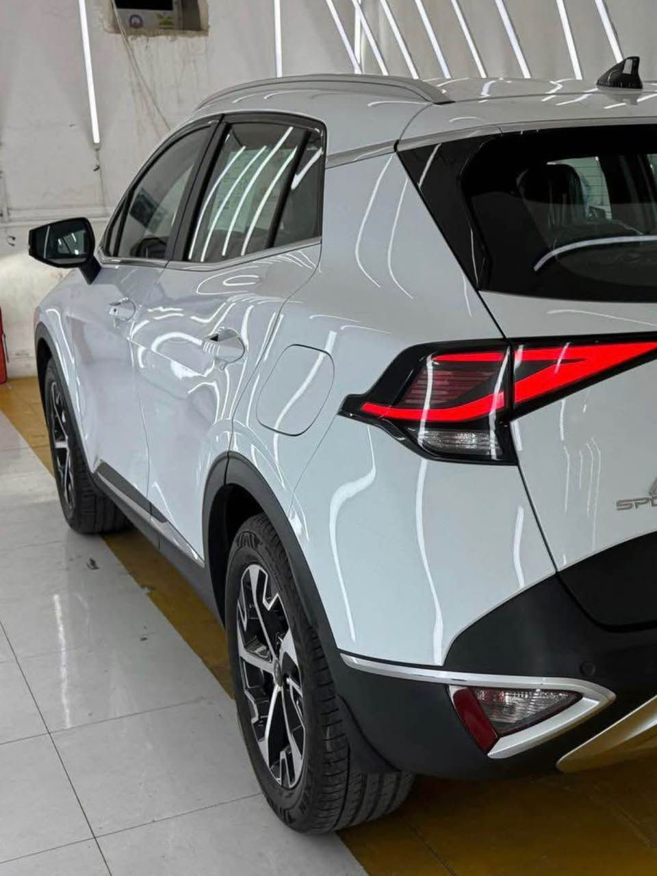 سبورتج خليجي 2022 محرك 2000 دوش 
ملاحضة 🔻السياره كفاله عامه حتى من الخدش والسهط والبارد والرصعه ومن كلشي مكفولة سيارة بالباكيت صارف عليه 800 دولار تغليف PPf وتغليف كشنات فروو طبيعي 

درايف مود ECO / NORMAL /SPORT /SMART
صندوك كهرباء
بصمتين + تشغيل عن بعد
كرسي كهرباء 
الكشنات تدفئة + الستيرن
شاحن لاسلكي 
اوتو هولد 
انضمه قياده درايف مود 
نضام منحذرات صعود نزول
شاشه كار بلي 
هاند بريك الكتروني دكمه 
حساسات اماميه + خلفيه 
كامره خلفيه دوارة 
قطعتين تبريد 
لايت زنون LED
كشافات زنون 
بك لايت LED
ويل كب 19 مروحه المرغوب انسه الطسه
شفتات استيرن
رادار جانبيه 
كشنات تدفئة  + استيرن 
مثبت سرعه 
نضام مانع انزلاق 
نضام نزول منحدرات 
نضام الايزو فكس 
اشاير مري وكهربائية قابله للطي 
مخرج تايبسي 15w+مخرج USB  
  

للأستفسار *********** بغداد, العراق
