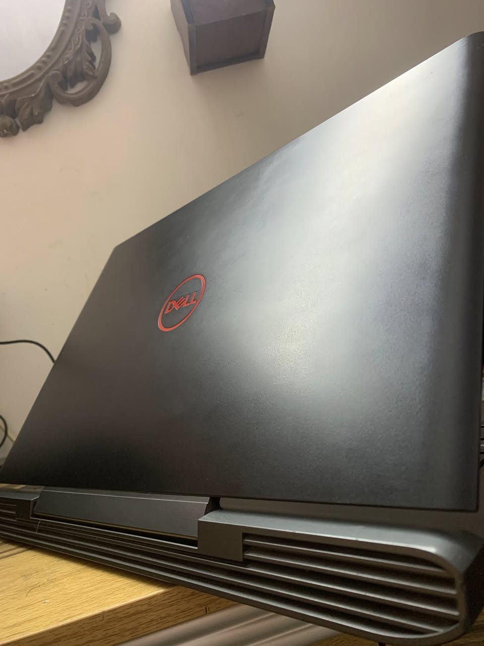 السلام عليكم شباب
لابتوب الكيمنك من DELL نسخه الاننسبايرون 7000 Gaming 

لابتوب نضافه عاليه بدون خلل او اي شيء مضمون الاداء
ياتي بعتاد
شاشه حجم 15 انش نوع ips بخواص low blue  وخواص الanti glare بدقه FHD
معالج ممتاز من انتل
Core i5-7700HQ -3.75GHZ 
الجيل السابع فئه HQ للاداء الثقيل
كرت الشاشه المنفصل ممتاز من
GTX 1050 Ti -4GB 256bit full performance 
لان نسخه ال4GB 
رامات حجم 16GB نوع DDR4
هارد 128GB SSD بالاضافه الى 1TB SATA
بطاريه ساعتان وكيبورد ضوئي
اكيد اللابتوب مناسب للكيمنك و الهندسيات و صناعه المحتوى مونتاج

السعر ٤٣٥ الف فقط
بغداد قرب البياع ويوجد توصيل 🚚 
للتواصل***********
