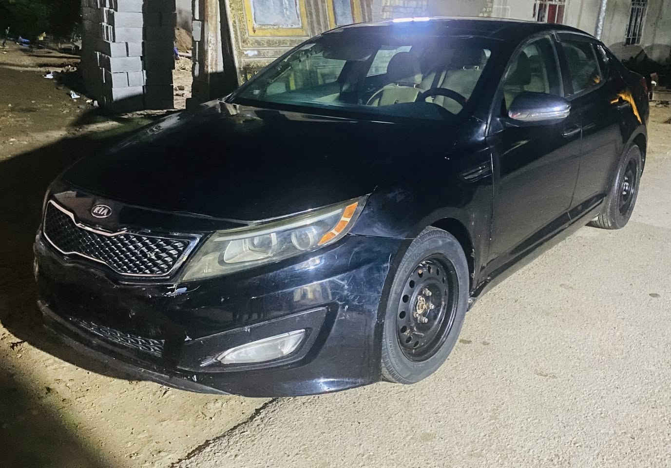 السلام عليكم  سيارة بيه حرك  على وضعها للبيع اوبتما 2013امريكي  سيارة فول مواصفات أعلى فئه بصمه بانوراما كشنات جلد  رقم ذي قار  سنويه 2030  تحويل ثاني يوم سيارة بيه حرك ابيع على وضعيته سيارة اتصل على رقم ***********
