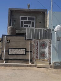 دار  للبيع حي النداء  على  ساحه مسوي حديقه امام البيت طابقين مكون من ا...