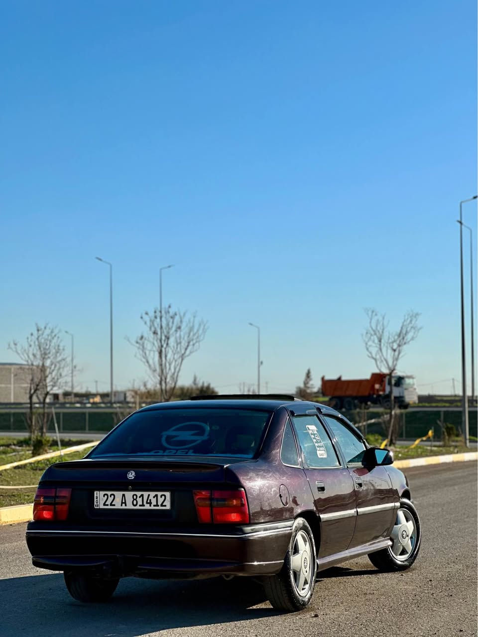 لەهەولێرم 
*********** 
مۆدیل ١٩٩٣ 
مەکینە ٢٠ گێڕ عادی 
سلایت سەنەوی ٢٠٣١
هەززە و فەحس ٢٠٢٧
بۆیاغ عامە لۆ جوانی 
بیلاد خسووسیە أربيل, العراق
