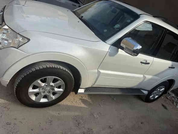 السلام عليكم 
باجيرو موديل (٢٠١٤)   فول مواصفات حبتور ١/١ كوشن جلد  سقف سلايت تحكم استيرن فور ويل  وتحديد سورعه ثلاجه  مرايه شفط تبريد مركزي (٣ )مقاعد فور ويل٤×٤ لايت زينون زراگات لايت سيستم سماعه امپري فاير دمام  سياره جديده  تخم اطارات   محرك (٣٥٠٠) گير ومحرك وحداديته مكفول ماشي (185) الف گشرمكفول من صبغ  و تعديل  وتبديل فقط تكحيل بصيط بيهه سعره (182) ورقه مكانه بغداد السيديه  (***********
