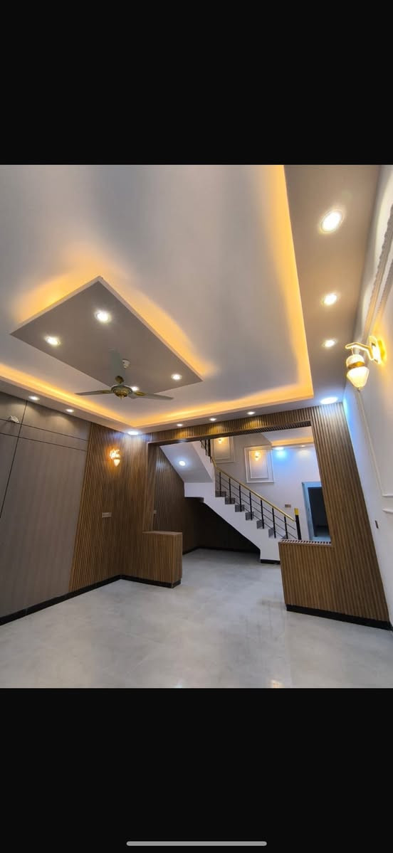 للبيع بيت 100 متر حديث بناء سنة 2024 طابق ونص غرفتين نوم 🏡
العنوان حي النصر موقع مميز ثاني بيت عل شارع العام 🏡😍
السعر 180 وبي مجال 

***********
