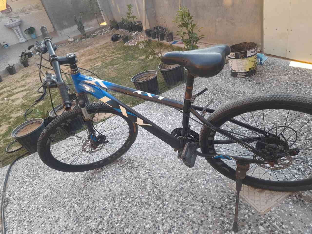 السلام عليكم بايسكل كيمو للبيع السعر ١٠٠ الف اتصال ***********
