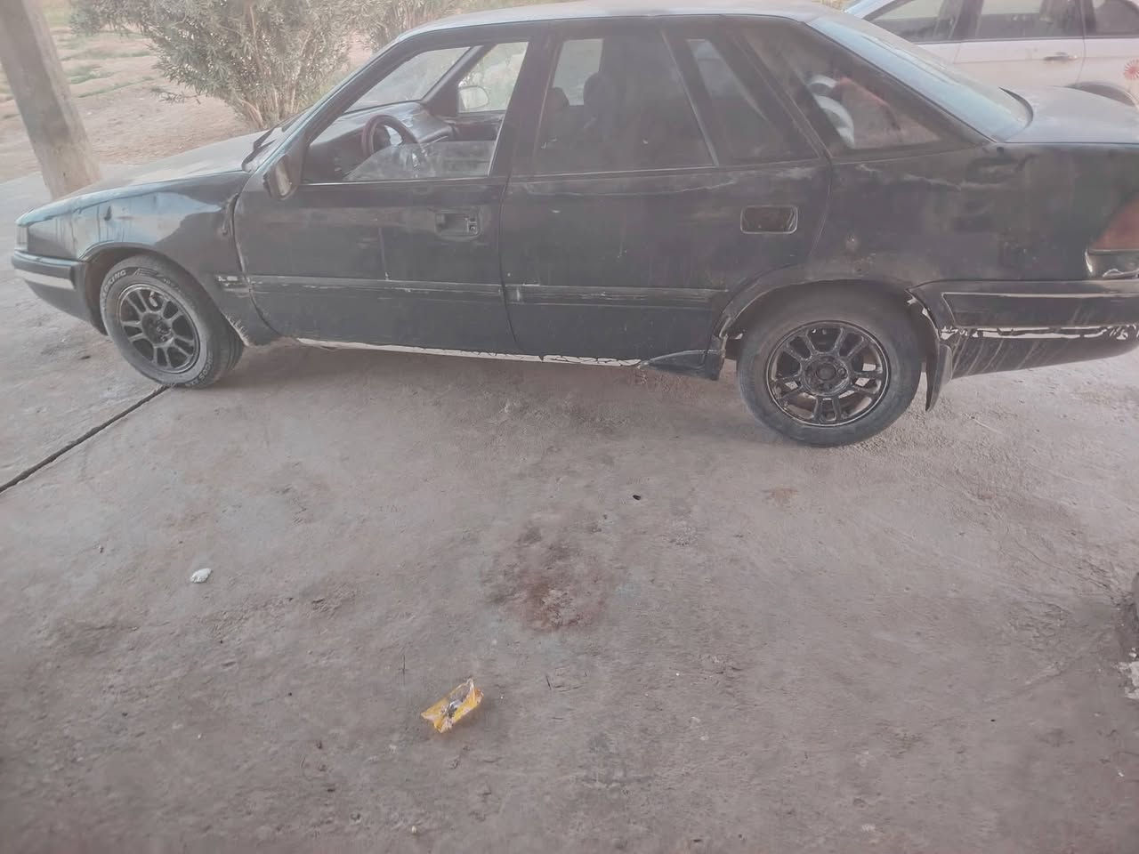 سلام عليكم سياره للبيع للسعر 11ورقه رقم الهاتف ***********
