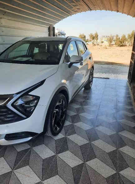 للبيع سبورتج موديل ٢٠٢٥ رقم بغداد ماشية ٤ الاف كفاله عامه فول مواصفات ماعدا البنوراما نقطه عمياء فور ويل كشنات كهرباء صندوق كهرباء وبعد بيه مواصفات السعر ٢٤٧$ وبيها مجال مكان السياره رمادي للإستفسار ***********&***********
