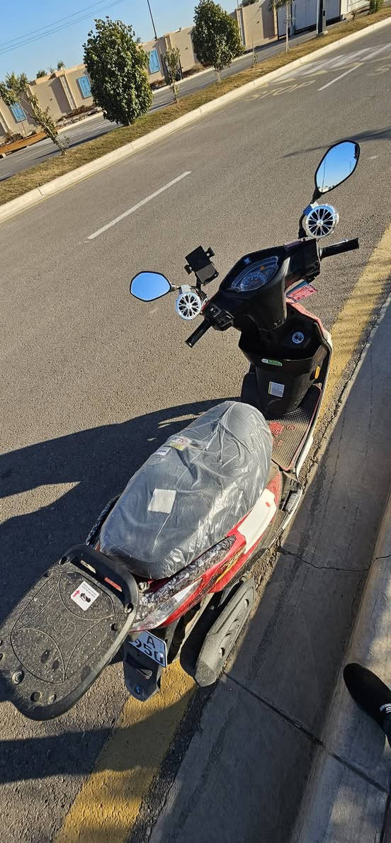 دراجه للبيع و مراوس بسياره اوبل فكترا كاديت استره اسبرو برنس  هاوجي ٢٠١٩ مرقمه بأسمي سنويه الى ٢٠٢٨ داراجه جاهزه من كلشي تايرات جدد كهربائيات شغاله نكره سلف 
و اول هندر يشتغل ما ناقصه كلشي السعر الاتصال على الرقم التالي *********** يوجد واتساب
