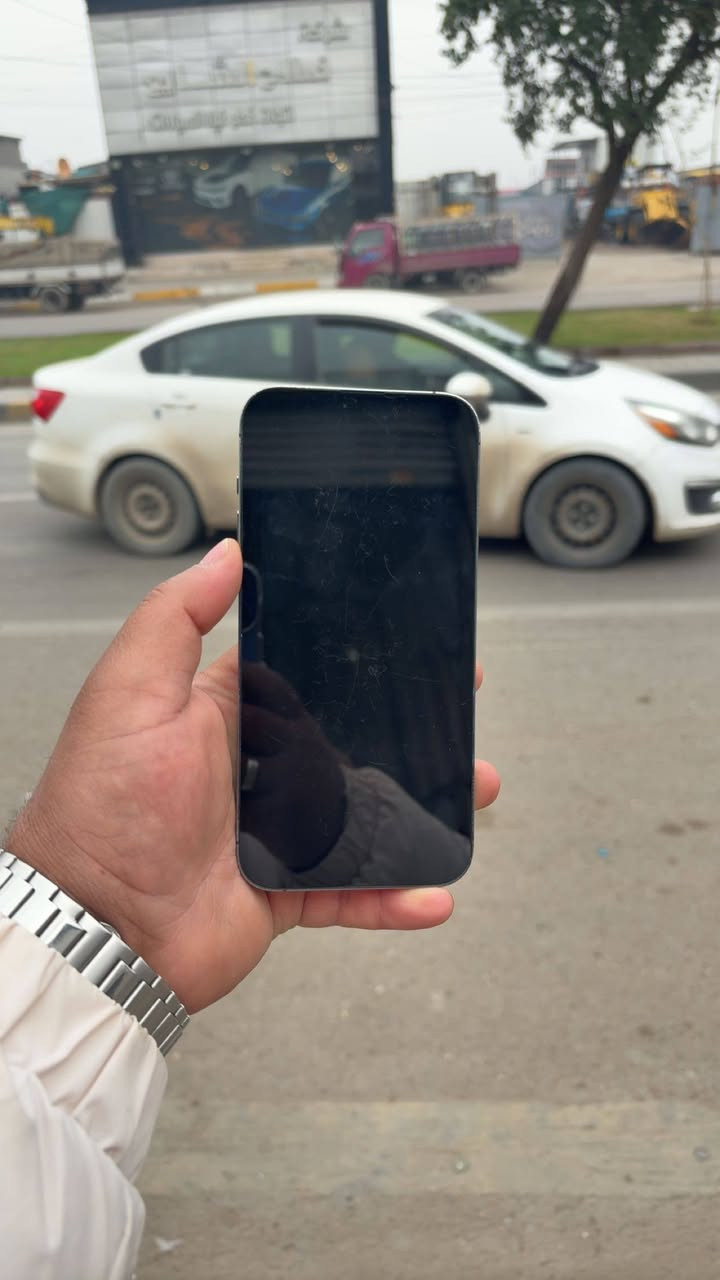 للبيع إيفون 14برو ماكس ذاكرة 256بطارية 89دبل خط السعر ٨٧٥وبيه مجال بسيط مكاني الكمالية ***********
