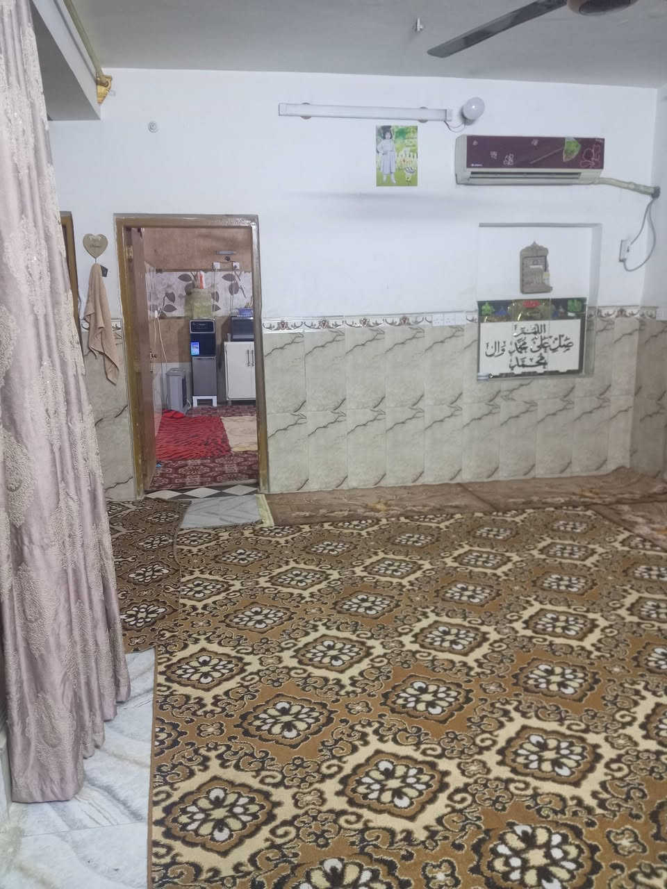 دور عدد 2 المساحه الكليه 400 متر منطقه السراي
السعر 310 الاسفسار مراجعة مكتب🏢 
حاتم كريم ابو مصطفى وعلاء كريم او اتصال☎️ 
***********
***********
