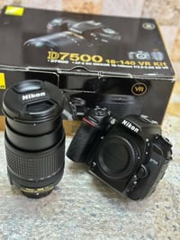 كاميرا نيكون باب اول كارتون شوف العين مع كافة ملحقاته بدون نقص شتر ٧كي...