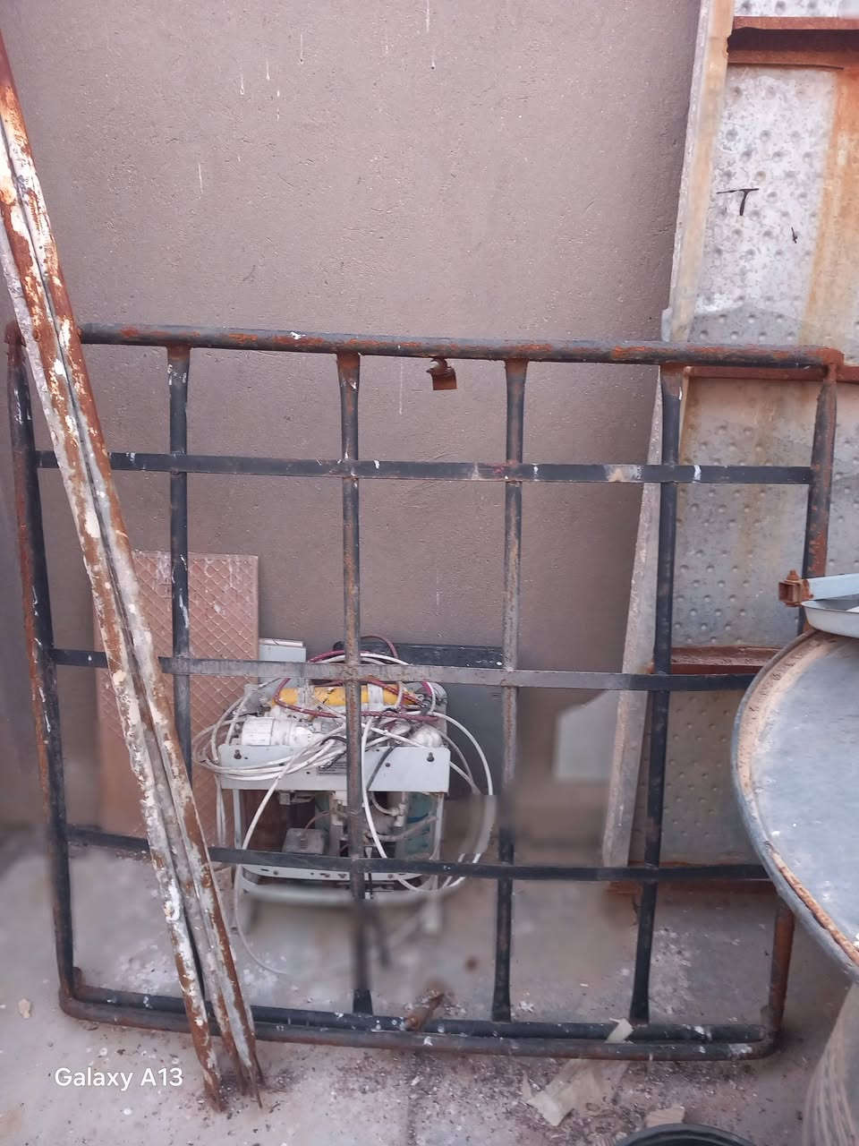 من رخصة الادمن عندي سيباية عدد اثنين وحدة مال سايبة والثانية اكبر منه رايدهن ٤٥ الف المكان بغداد للإستفسار ***********
