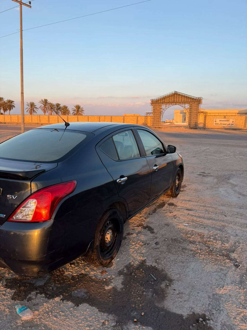 السلام عليكم .
نيسان سني فيرسا موديل 2016
لون نيلي 
رقم ميسان سنوية ل 30 
بسم صديقي 
كير .محرك .تبريد .حدادة .
تخم تاير 
بيهة جاملغ جهة السايق مبدل ..
بدووووووووون داااخل.. انضربت عندي 
السعر 96 وبيهة مجال 
مكان السيارة بصرة .كرنة 
للاستفسار ***********
