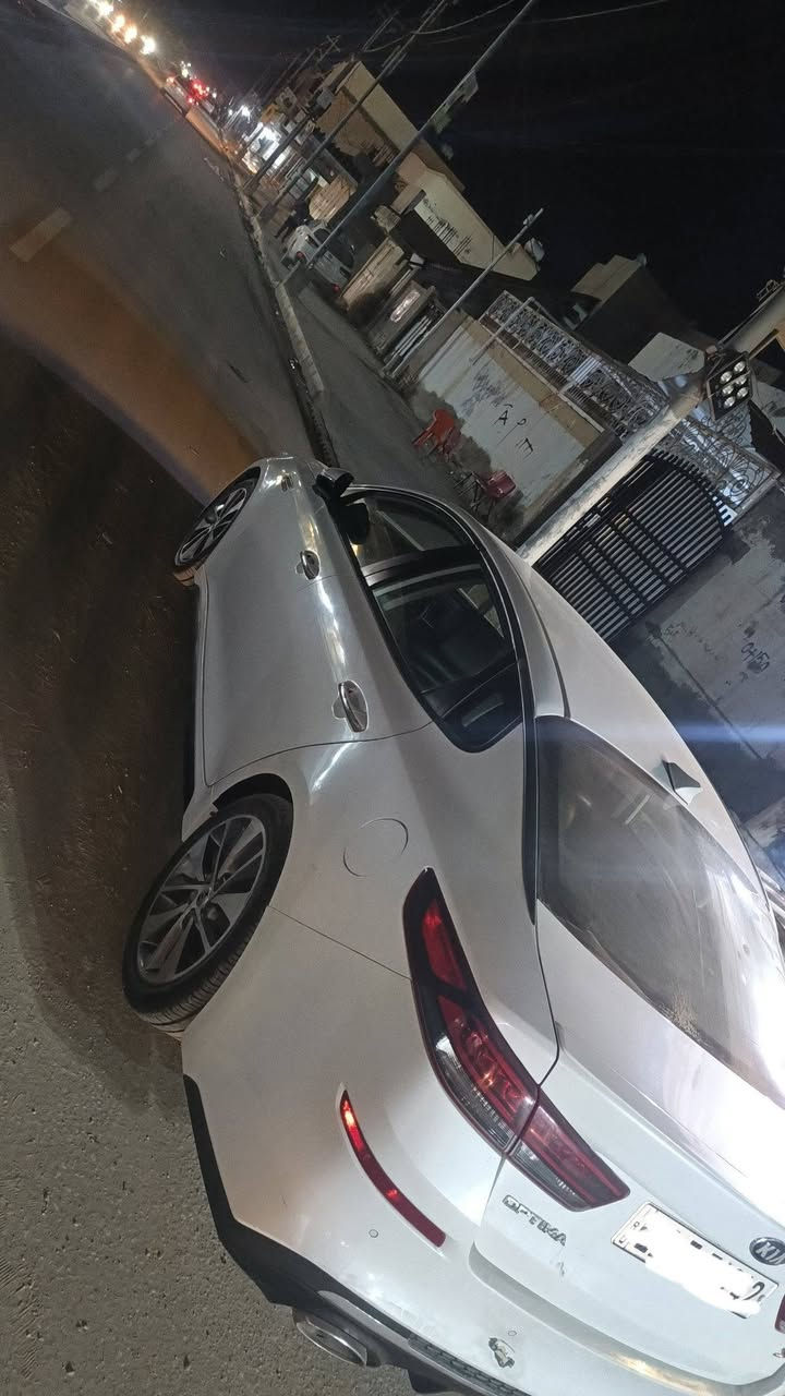 السلام عليكم كيه اوبتمه  وارد امريكي حادثه باب السايق وللجاملغ الامامي فقط الباقي كفاله كشن كهرابائي السياره بصمه شاشه جبيره حساسات خلفي رادارات  2019اس فول مواصفات من عده الفتحه رقم بغداد  حره  مكاني قادسيه شراي بل خدمه ***********
