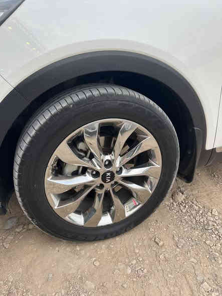 سورنتو 2020 رقم اربيل انكليزي 
سياره جاهزه كير مكينه حداديه تدفئه تبريد جاهزه  
حادثها فقط بنيد وجاملغ اثناء نقل السياره للعراق
السعر: 235 
مكان السياره النجف 
للاستفسار 
***********
