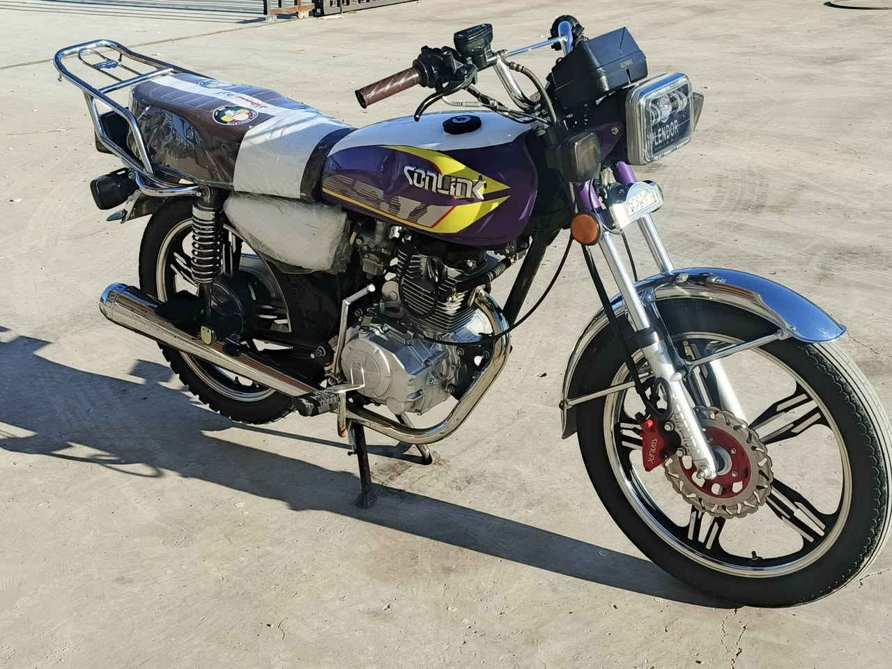 السلام عليكم
للبيع دراجة سيفان2024 دراجه خير من الله مابيها اي نقص فقط الويل الامامي بي عواج شوي ما مأثر للأستفسار اكثر ***********مكاني ديالى سراجق
