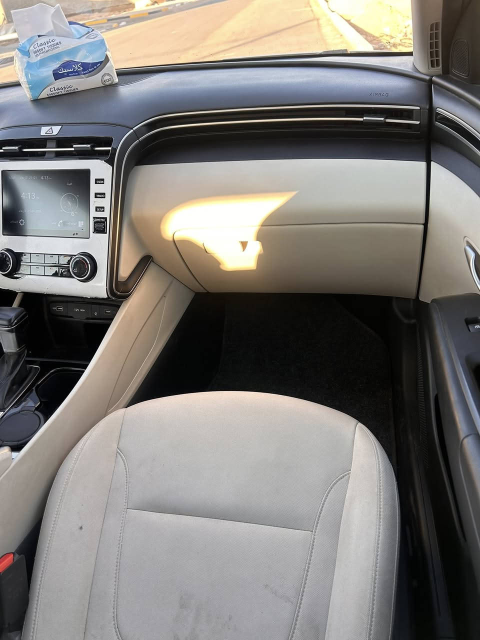 سلام عليكم توسان موديل 24 رقم بغداد
كفاله عامه عدا ملاحظه وحده ماشيه 40 الف 
سعرها 214
سياره جديده جديده  مكانها حله للاستفسار:-  ***********
