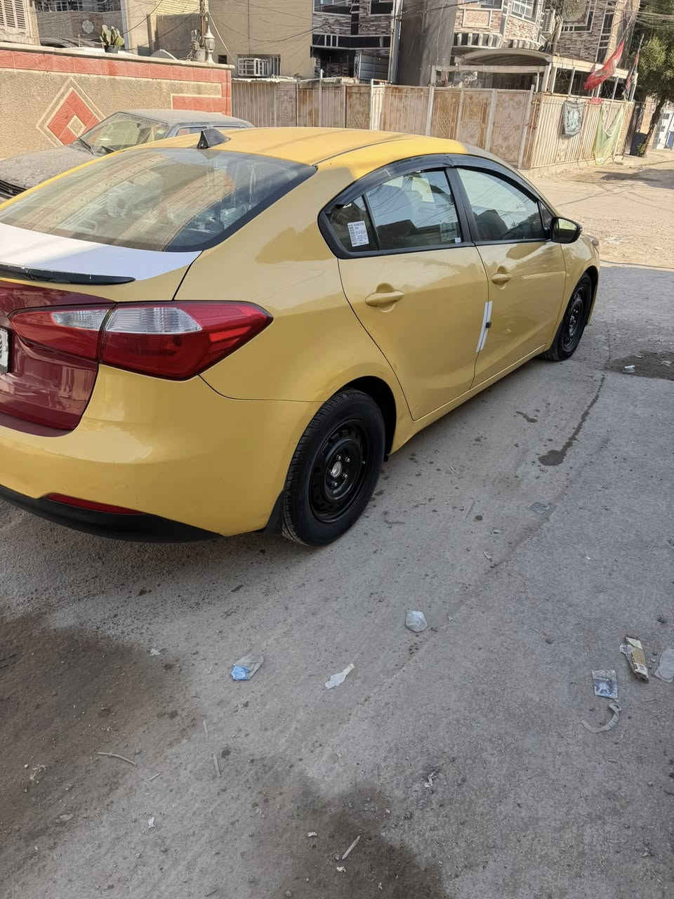 السلام عليكم عندي كيا فورتي للبيع موديل 2015 رقم بغداد مشروع وطني رقم جديد تحويل مياشر مكينة 1800 دوش وراد أمريكي حادث جاملغ وحافة بنيد بدون دواخل لبيل واحد عدة جاملغ صدر امامي خلفي جديد تبريد جديد شاشة تحكمات لايت زنون سيارة جاهزة خير من الله السعر 105 وبيها مجال موبايل *********** بغداد
