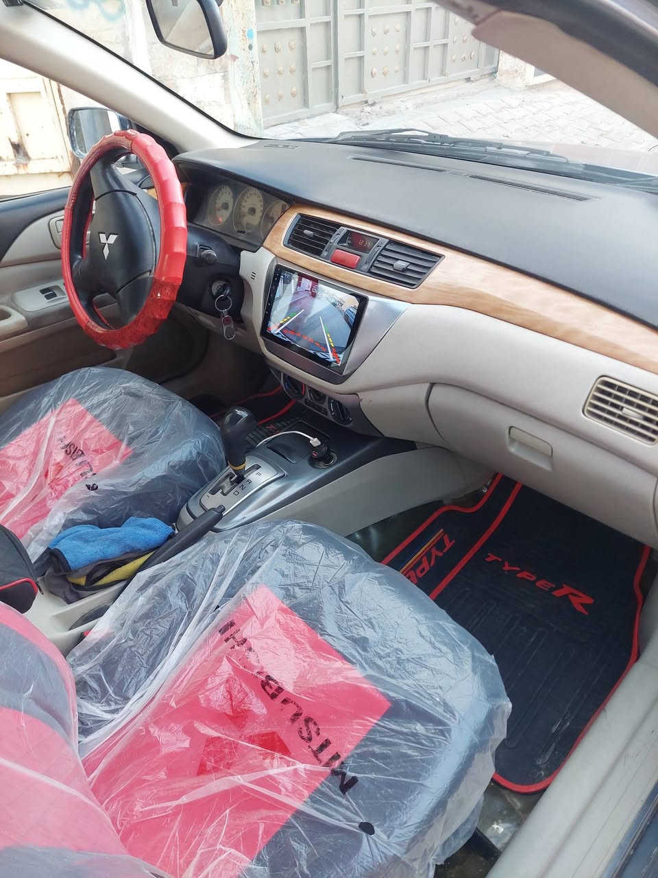 السلام عليكم لانسر موديل ١٠ رقم بغداد سنوية لغاية ٢٠٣٠ كير محرك تبريد كهربائيات مكفول بيه ضربة بلجاملغ الخلفي مواصله داخل  صدر تايرات نضيف السعر ٧٧ عنوان بغداد رقم الهاتف ***********
