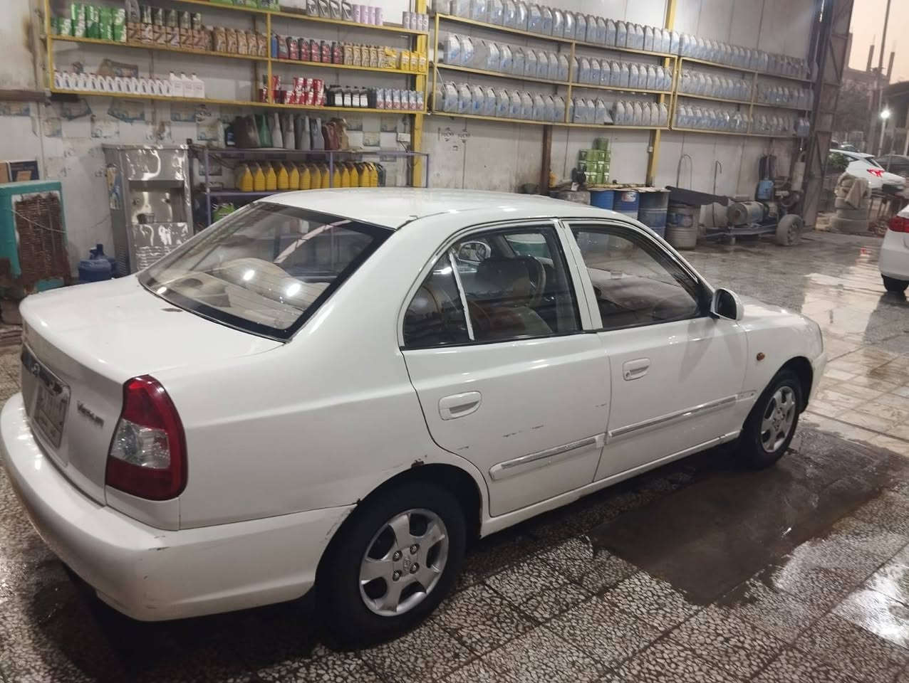 السلام عليكم
من رخصت الادمن هونداي فيرنا ٢٠١٢ كير عادي للبيع رقم نجف اللماني سيارة جاهزه خير من الله بيها تنقيص كلش بسيط وبيها تشليع بالكشر ومعرفوف الفيرنا بالتشليغ خياسات ستوني ملكطهن تخم تاير باتري جديد كهربائيات كله شغاله تدفئه تبريد خير من السعر  63$  وبيها مجال كلش بسيط مكاني نجف للاستفسار الاتصال على *********** النجف, العراق
