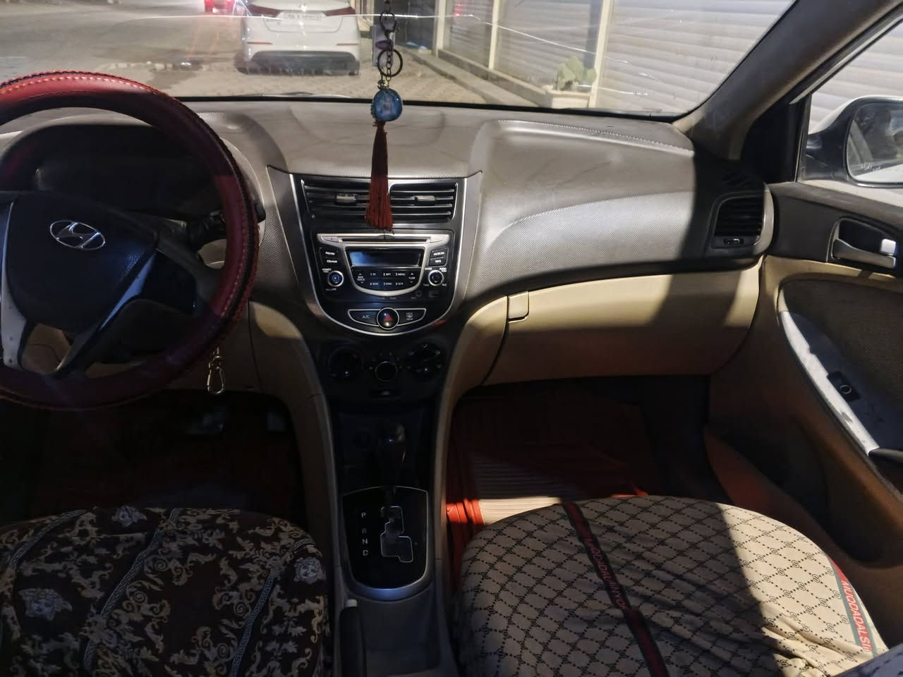 اكسنت ٢٠١٢ خليجي رقم مثنى مشروع وطني سنويه غير نافذه 
محرك ١٦٠٠ بيها رشات صبغ بدون ضربه قويه 
محرك وكير مكفولات حداديه جديده تخم تاير جديد تبريد ثلج السعر ٨٥$ مكانه كوفه ***********
