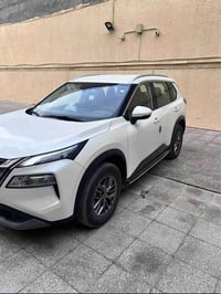 نيسان اكس ترايل للبيع او مراوس   موديل 2023  ماشية 2025  ام الضمان ثلا...