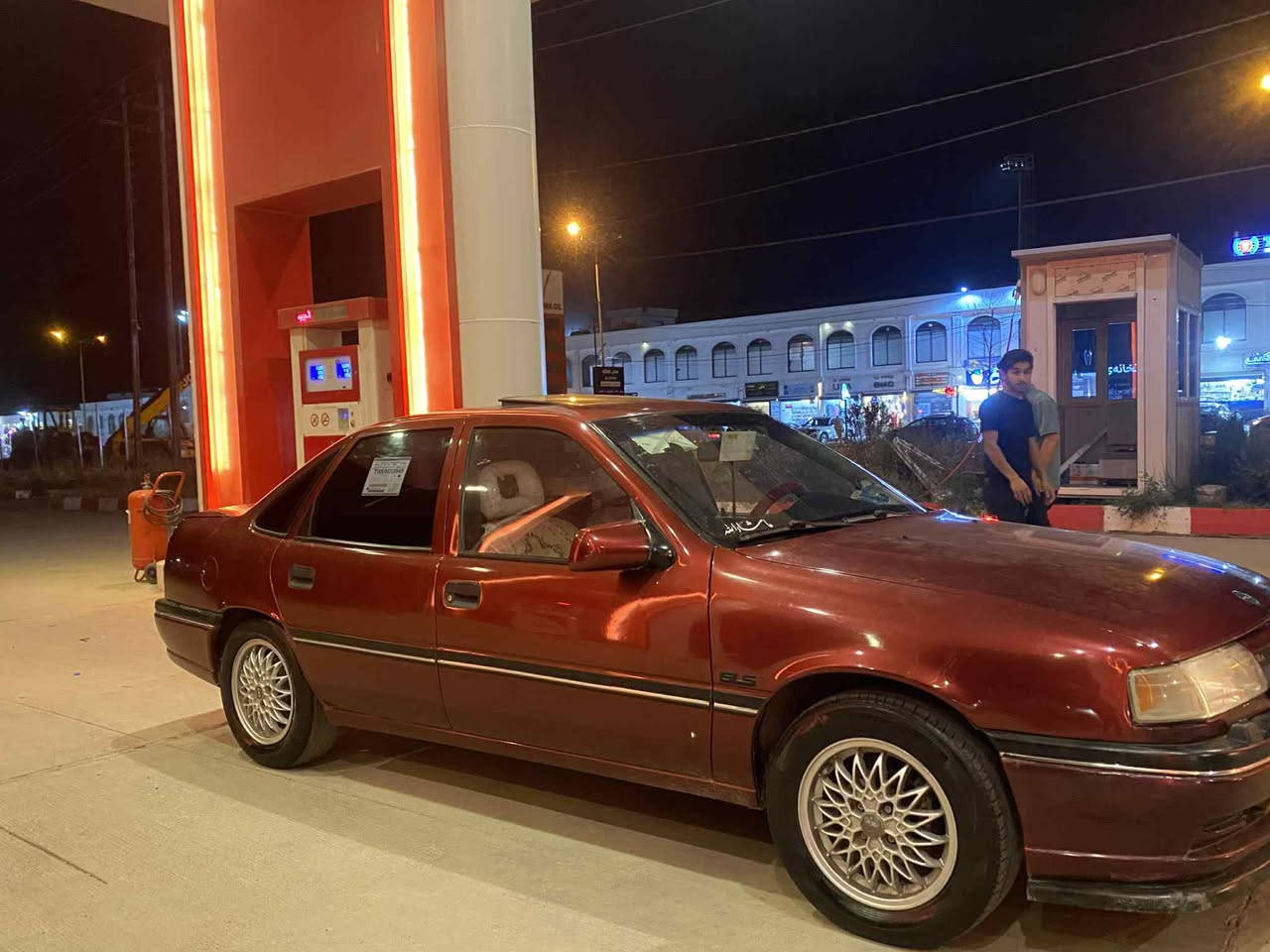 Opel 1992
بەناوی خودای گەورە ئەم ئۆپڵە بۆ فرۆشتن سبوخ عامە بۆ جوانی  ویل ببیئس چوار تایەی نوئی لە ژئرەتازە بۆم بەستوە  ئارم سلئمانی  بەشەرتی خرامە زۆر جوانە خاوئن مایتەوە یی مەعرەز نیە ماڵی دۆستە دەحمو بئلئدراو  ی نیە تەقەو رەقە بە شەرت  سلایت  کارەباهی بە شەرت   مەکینە  18 ی مەرخوب دینار مەسروفی نیە  داوای٣٤ معامەلە ی لئ دەکەم  *********** وەتسئاپ
